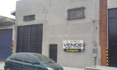 AMPLIO GALPON 350 M2  + VESTUARIO Y OFICINA