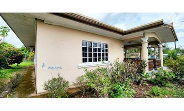 En Venta residencia frente a la VIA BOQUETE en Dolega