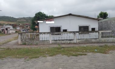 Puerto Cayo: Se Vende Casa Cerca del Mar en Puerto Cayo
