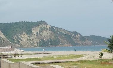 Puerto Cayo: Se Vende Casa Cerca del Mar en Puerto Cayo