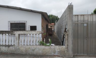 Puerto Cayo: Se Vende Casa Cerca del Mar en Puerto Cayo