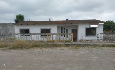 Puerto Cayo: Se Vende Casa Cerca del Mar en Puerto Cayo