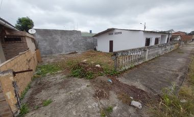 Puerto Cayo: Se Vende Casa Cerca del Mar en Puerto Cayo
