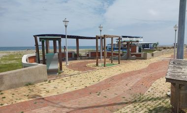 Puerto Cayo: Se Vende Casa Cerca del Mar en Puerto Cayo