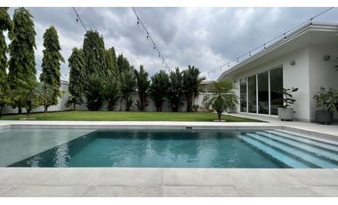 Venta de casa remodelada con piscina en Costa Sur, PH Sunset Coast