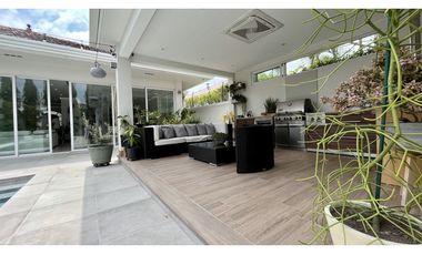 Venta de casa remodelada con piscina en Costa Sur, PH Sunset Coast
