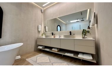 Venta de casa remodelada con piscina en Costa Sur, PH Sunset Coast