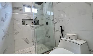 Venta de casa remodelada con piscina en Costa Sur, PH Sunset Coast