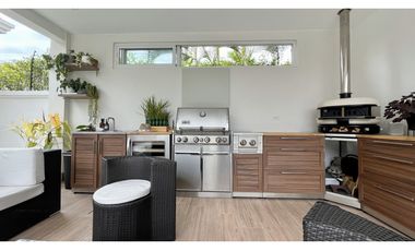Venta de casa remodelada con piscina en Costa Sur, PH Sunset Coast