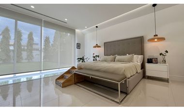 Venta de casa remodelada con piscina en Costa Sur, PH Sunset Coast