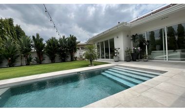 Venta de casa remodelada con piscina en Costa Sur, PH Sunset Coast