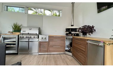 Venta de casa remodelada con piscina en Costa Sur, PH Sunset Coast