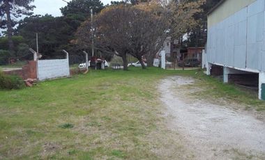 Galpón con Local y Vvda s/Lote 1400m2
