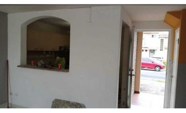 ALQUILER CASA LAS ACACIAS