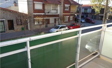 Oficinas en ph 90 m2 en tres plantas / Apto para vivienda