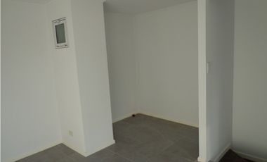 Oficinas en ph 90 m2 en tres plantas / Apto para vivienda