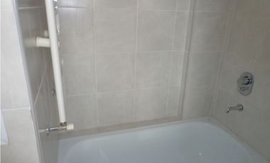 Oficinas en ph 90 m2 en tres plantas / Apto para vivienda