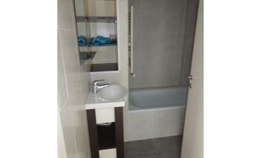 Oficinas en ph 90 m2 en tres plantas / Apto para vivienda