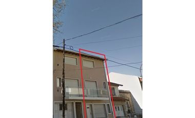 Oficinas en ph 90 m2 en tres plantas / Apto para vivienda
