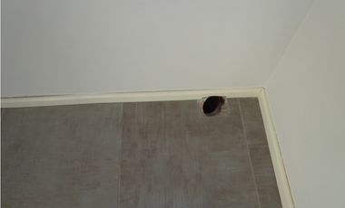 Oficinas en ph 90 m2 en tres plantas / Apto para vivienda