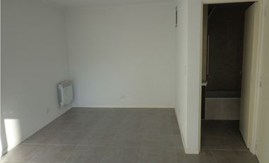 Oficinas en ph 90 m2 en tres plantas / Apto para vivienda