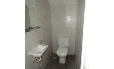 Oficinas en ph 90 m2 en tres plantas / Apto para vivienda