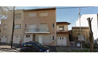 Oficinas en ph 90 m2 en tres plantas / Apto para vivienda