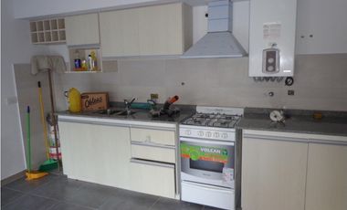 Oficinas en ph 90 m2 en tres plantas / Apto para vivienda