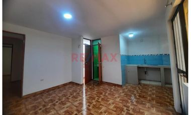 ¡Vendo Casa En Mariscal Caceres - San Juan De Lurigancho! 🏚️ 3 Pisos