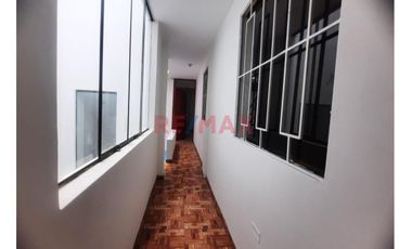 ¡Vendo Casa En Mariscal Caceres - San Juan De Lurigancho! 🏚️ 3 Pisos