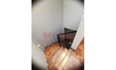 ¡Vendo Casa En Mariscal Caceres - San Juan De Lurigancho! 🏚️ 3 Pisos