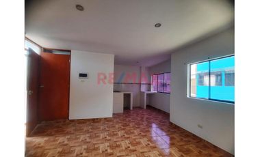 ¡Vendo Casa En Mariscal Caceres - San Juan De Lurigancho! 🏚️ 3 Pisos