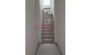 ¡Vendo Casa En Mariscal Caceres - San Juan De Lurigancho! 🏚️ 3 Pisos