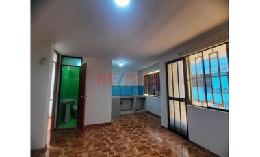 ¡Vendo Casa En Mariscal Caceres - San Juan De Lurigancho! 🏚️ 3 Pisos