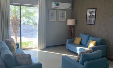 Casa en privada con paneles solares