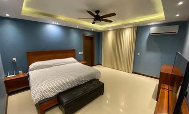 Casa en privada con paneles solares