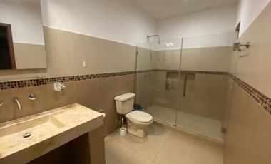 Casa en privada con paneles solares