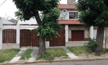 VENDO CASA Y DEPTO A RECICLAR