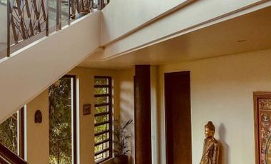 Beautiful HOME that Lands in 3,200sqm with a 270 degree Uninterrupted View of Manila and Antipolo Hills Now for SALE!