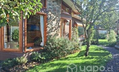 Hermosa casa con sitio de 700 m2
