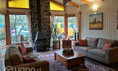 Hermosa casa con sitio de 700 m2
