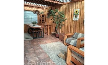 Hermosa casa con sitio de 700 m2