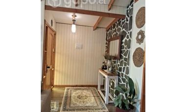 Hermosa casa con sitio de 700 m2