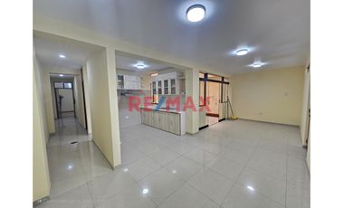 ¡EN VENTA! Hermoso departamento, ubicado en una zona estratégica con buen clima todo el año, ofrece una excelente distribución.

Cerca de restaurant