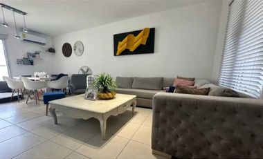 Se Alquila linda Casa en Costa Sur $1750
