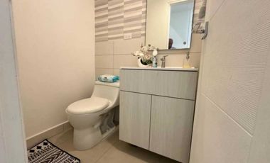 Se Alquila linda Casa en Costa Sur $1750