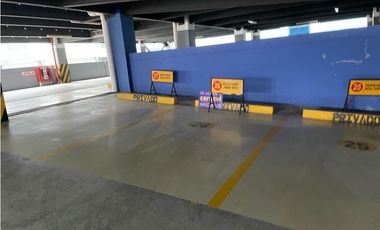 Sector mall del sol plaza Parking se alquilan 4 parqueos