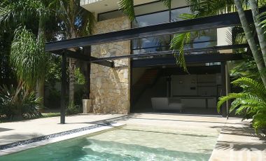 Residencia con diseño moderno y acabados de lujo en el tranquilo y bello Cholul en Mérida, Yucatán