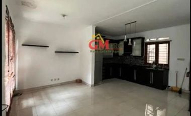 Disewakan Rumah 2 Lantai di Cisitu Dago Bandung - Utara