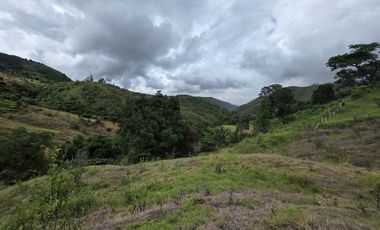 VENTA LOTE VÍA LA CUMBRE EN SANTA INES. Cod V8611
